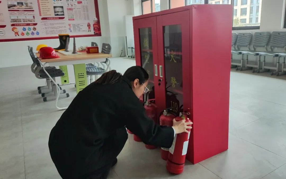 筑牢安全线 护航新学期 | 我校开展校园安全大检查工作(4)