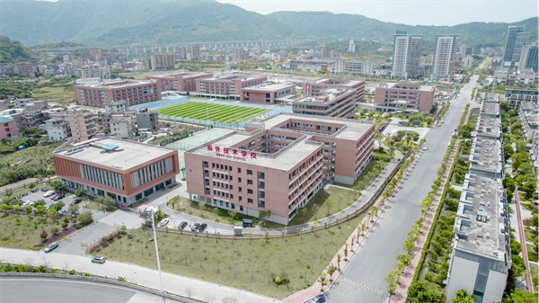 校企携手筑桥梁，AI+多元专业育菁英——福州市福外技术学校深化产教融合纪实